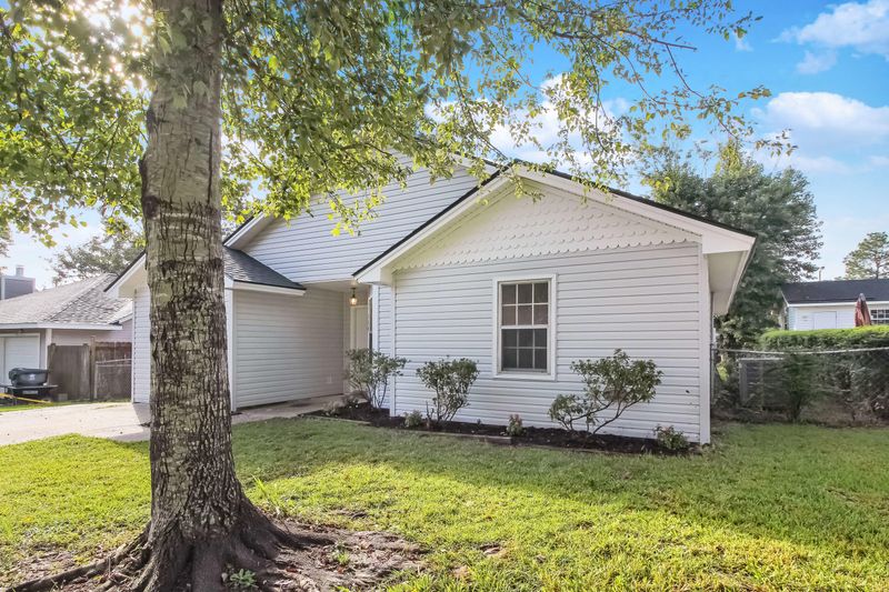 134 Manchester Rd, Summerville, SC 29486