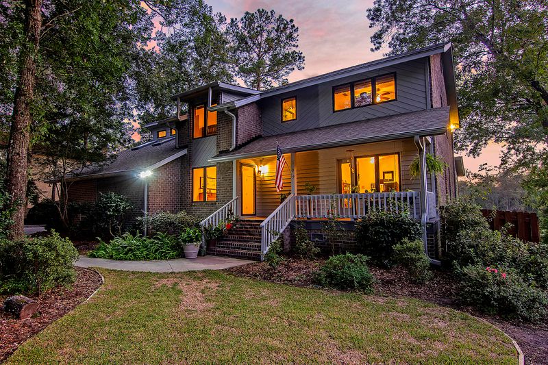 220 Shaftesbury Ln, Summerville, SC 29485