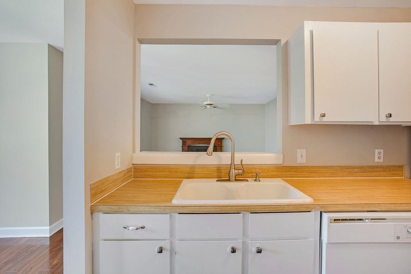 1131 Village Creek Ln #4, Mount Pleasant, SC 29464