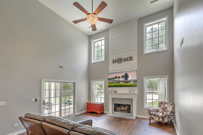 130 Thousand Oaks Cir, Goose Creek, SC 29445