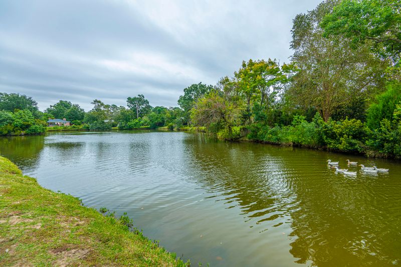 784 Fort Sumter Dr, Charleston, SC 29412