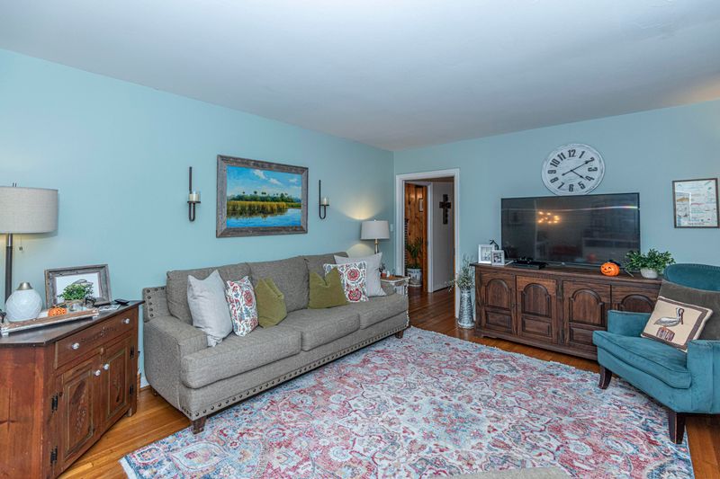 784 Fort Sumter Dr, Charleston, SC 29412