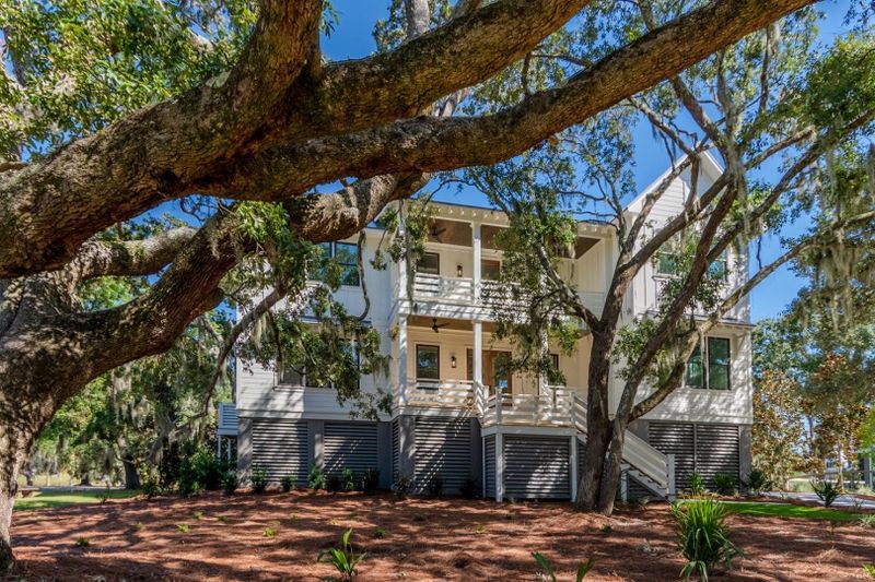 156 5th Ave, Mount Pleasant, SC 29464