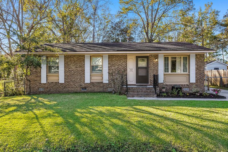 1423 Hazel Rd, Charleston, SC 29407