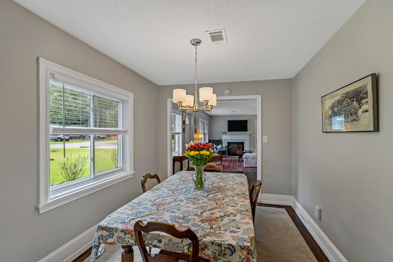 1335 S Sherwood Dr, Charleston, SC 29407