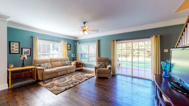 5992 County Line Rd, Ravenel, SC 29470