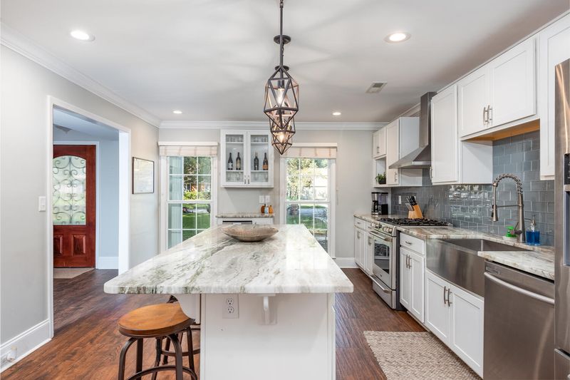 1238 Parkway Dr, Mount Pleasant, SC 29464