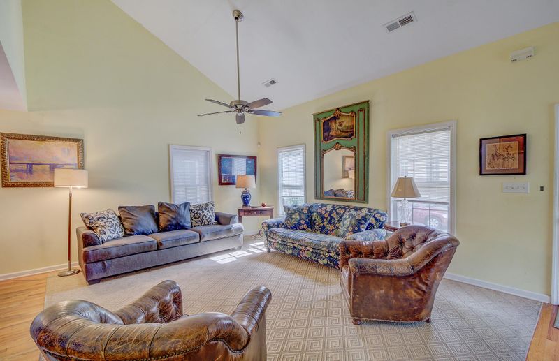 8 Todd St, Charleston, SC 29403