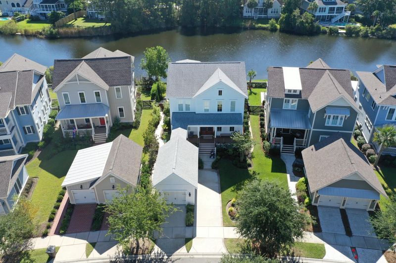 1675 Paradise Lake Dr, Mount Pleasant, SC 29464
