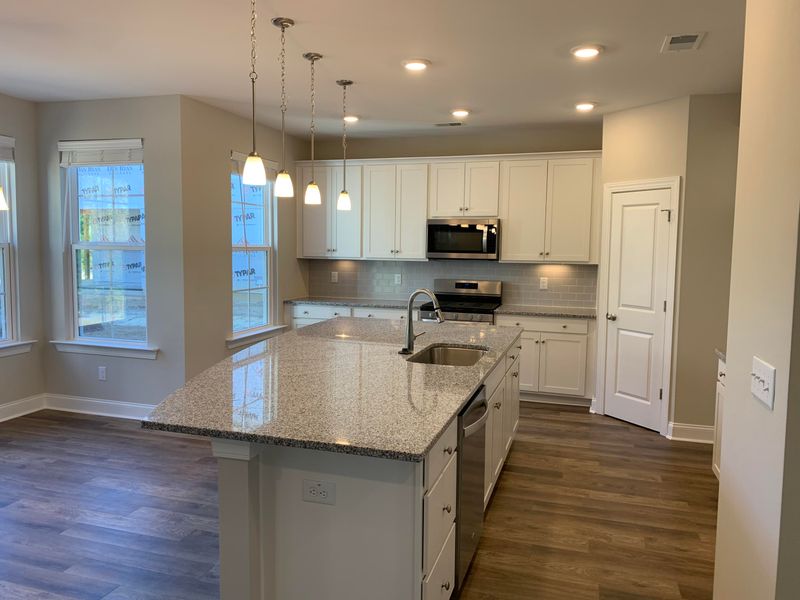 810 South Pointe Blvd, Summerville, SC 29483