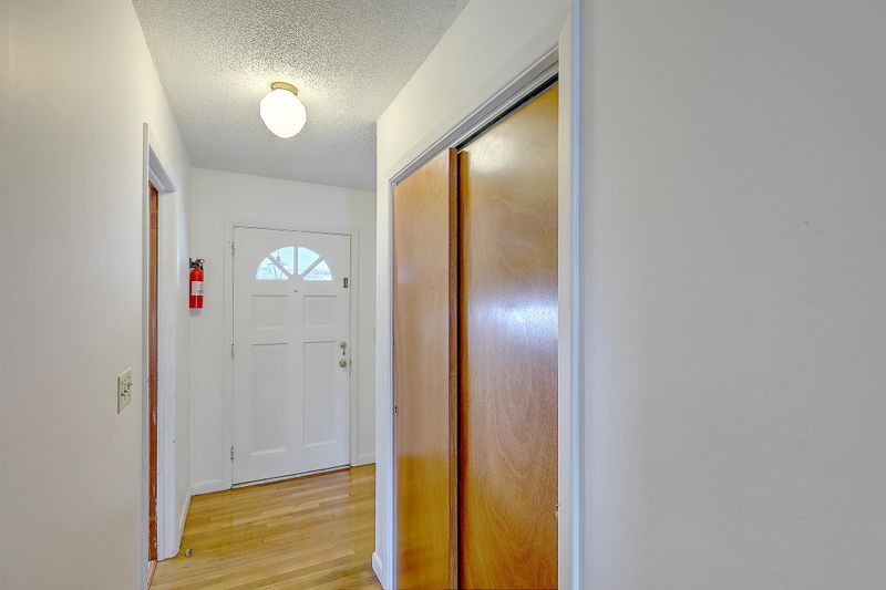 2423 Otranto Rd, North Charleston, SC 29406
