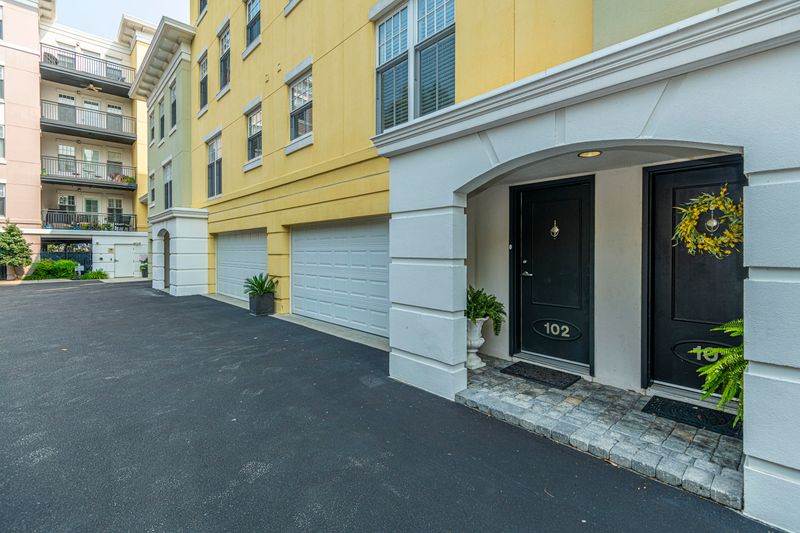 498 Albemarle Rd #102, Charleston, SC 29407