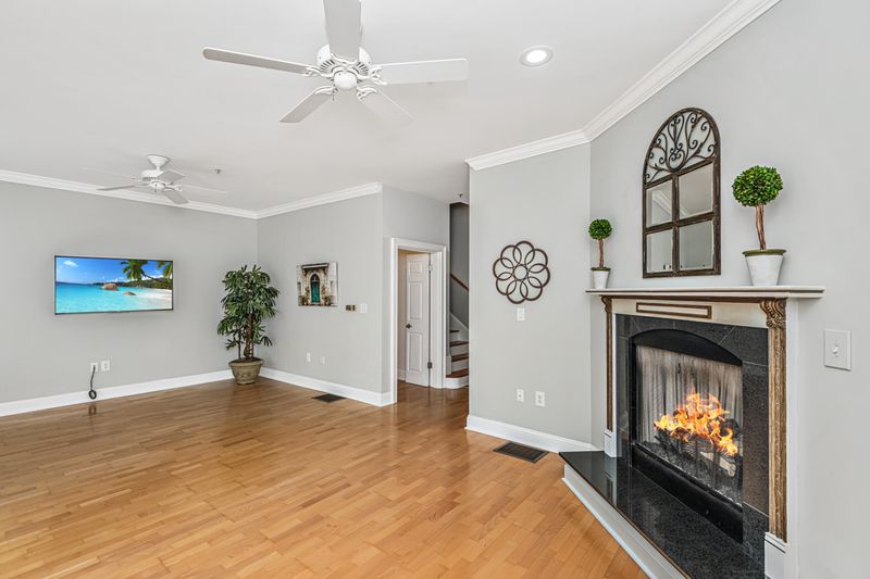 498 Albemarle Rd #102, Charleston, SC 29407