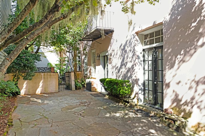 38 Queen St, Charleston, SC 29401