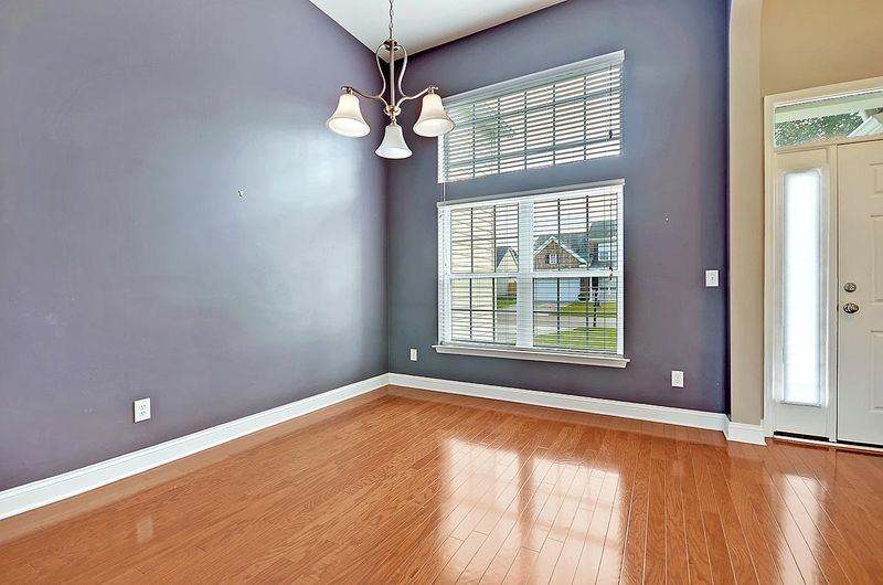 7306 Brown Thrasher Ct, Hanahan, SC 29410