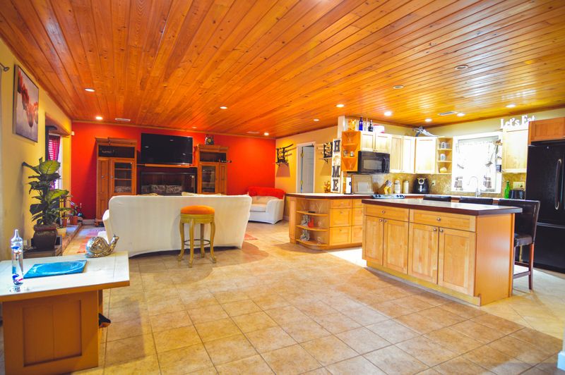 2 Dogwood Cir, Goose Creek, SC 29445