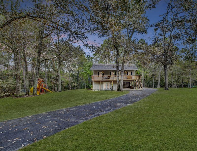 212 Hillcrest Dr, Moncks Corner, SC 29461