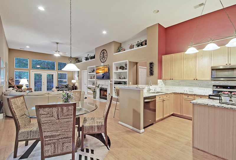 435 Maple Oak Ln, Charleston, SC 29414