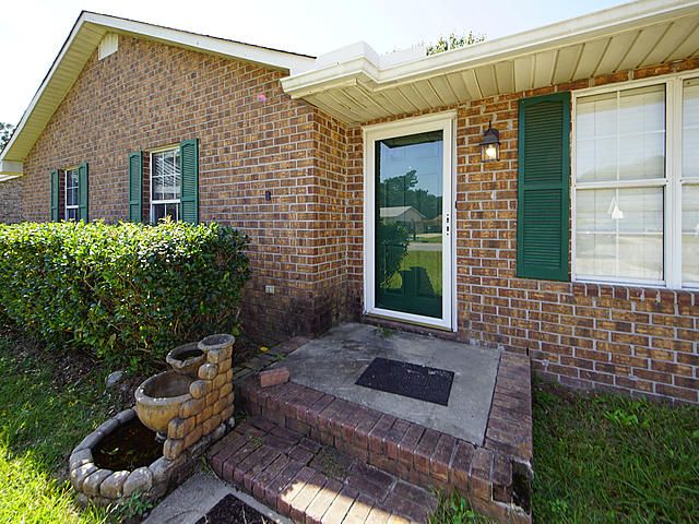 105 Lael Ct, Moncks Corner, SC 29461