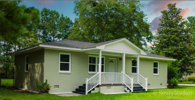2762 Dantzler Dr, North Charleston, SC 29406