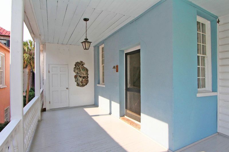 16 Queen St, Charleston, SC 29401