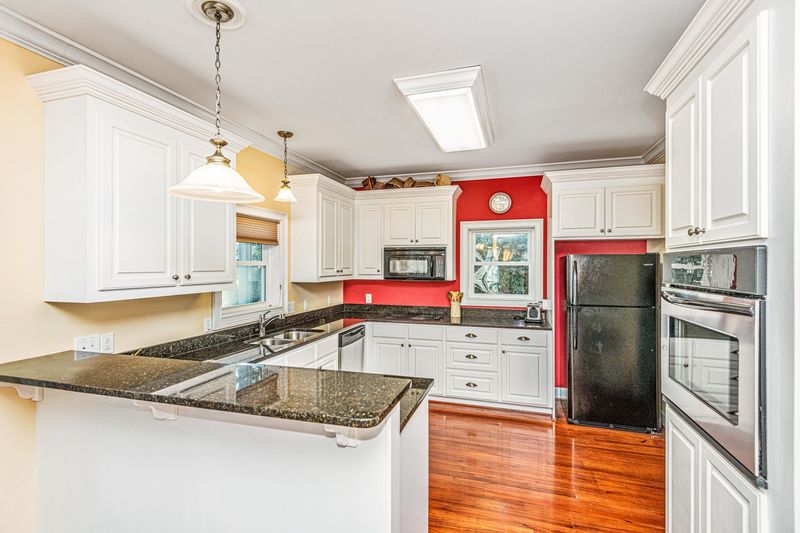 8959 Sandy Creek Rd, Edisto Island, SC 29438