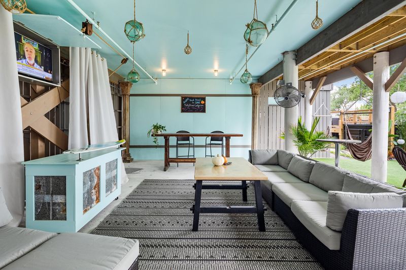 87 Center St, Folly Beach, SC 29439