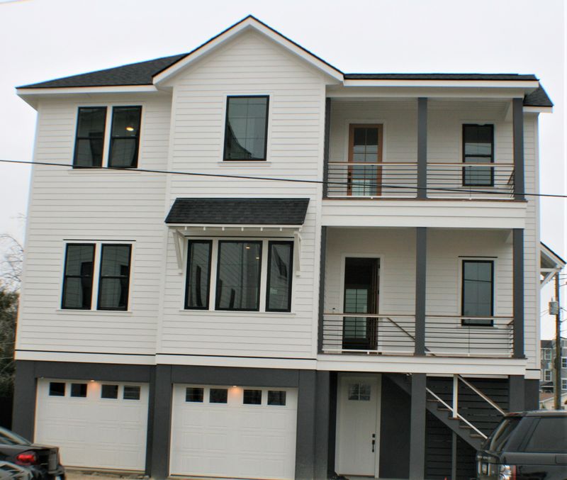 96 Cooper St, Charleston, SC 29403