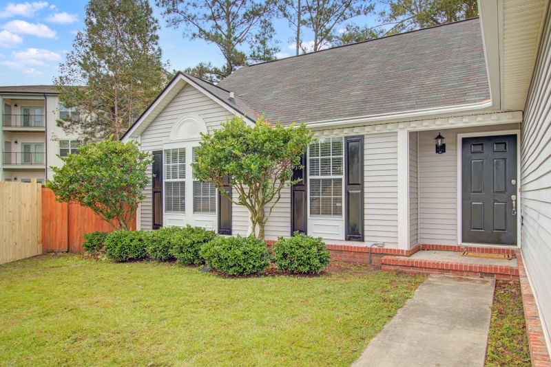 8367 Coventry Ct, North Charleston, SC 29420