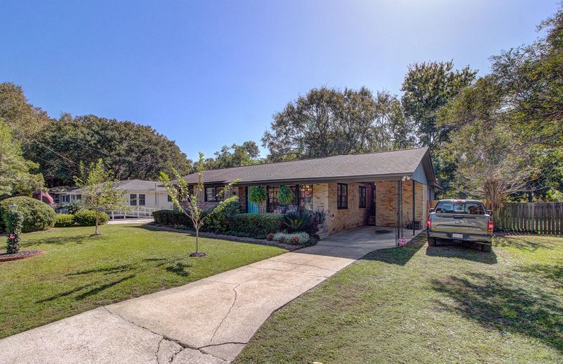 1641 Woodcrest Ave, Charleston, SC 29407