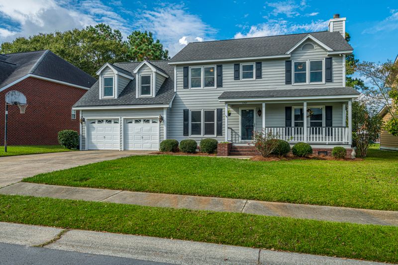 1305 Woodpecker Ln, Hanahan, SC 29410