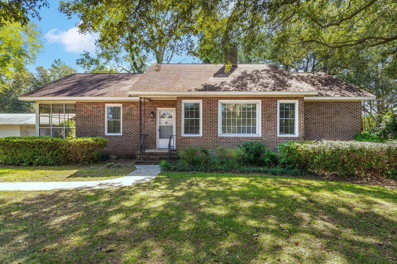 103 Tupperway Dr, Summerville, SC 29483