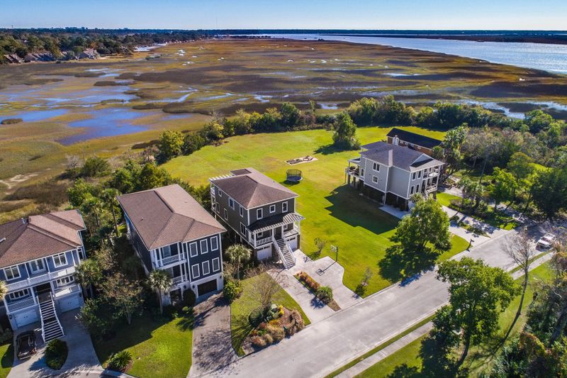 3119 S Shore Dr, Charleston, SC 29407