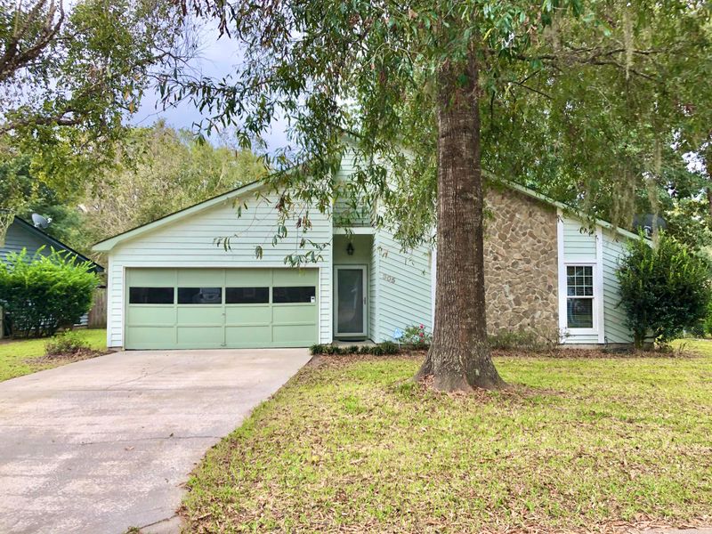 305 Summerfield Ct, North Charleston, SC 29420