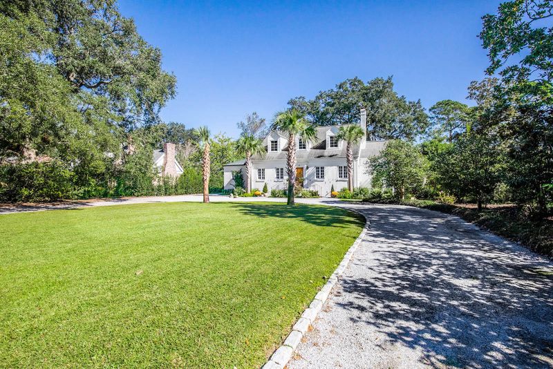 18 Jamestown Rd, Charleston, SC 29407