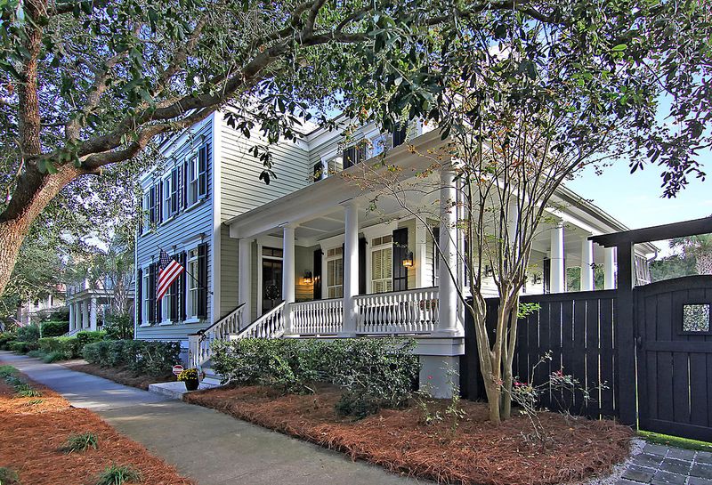 19 Perseverance St, Mount Pleasant, SC 29464