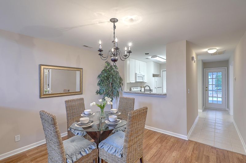 202 Sunnyside Way, Summerville, SC 29485