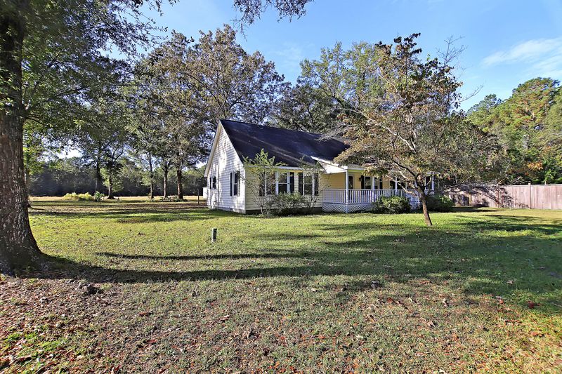 5533 County Line Rd, Ravenel, SC 29470