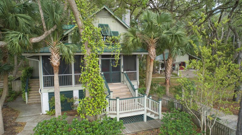 2145 Bailey Island Ln, Edisto Island, SC 29438