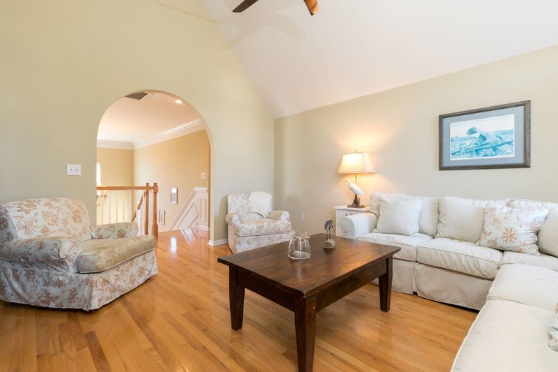 1812 Day Lily Ln, Charleston, SC 29412