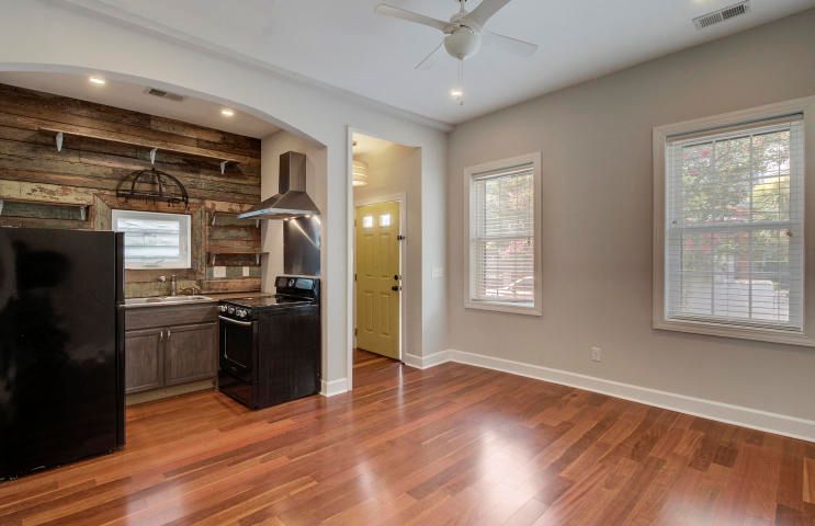 9 Sheppard St, Charleston, SC 29403