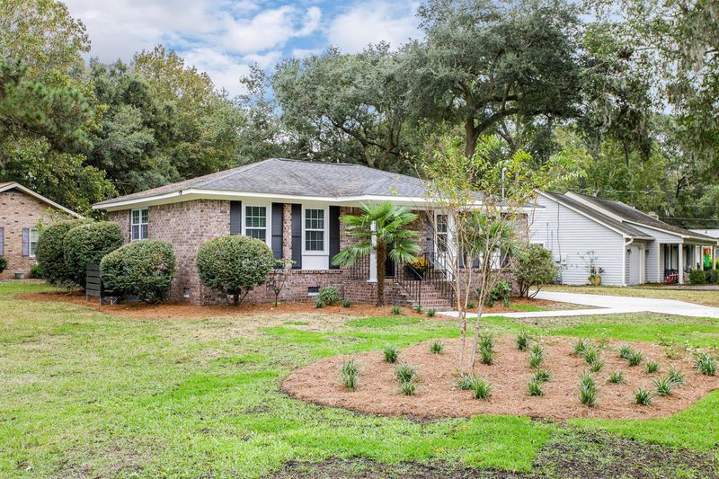 1022 Yorktown Dr, Charleston, SC 29412