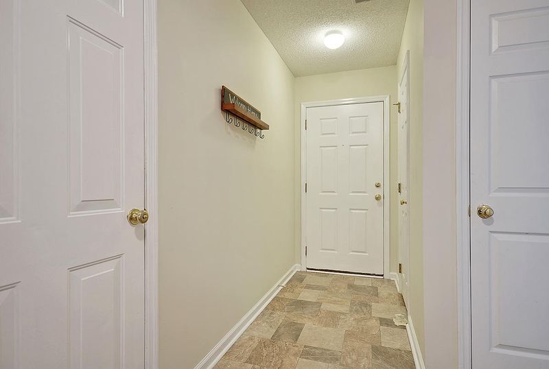 118 Wildberry Ln, Goose Creek, SC 29445