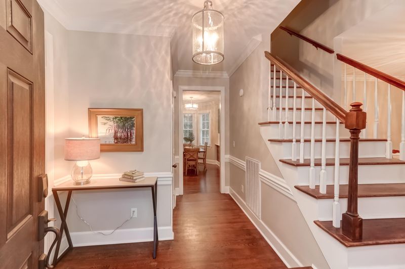 630 Leisure Ln, Mount Pleasant, SC 29464