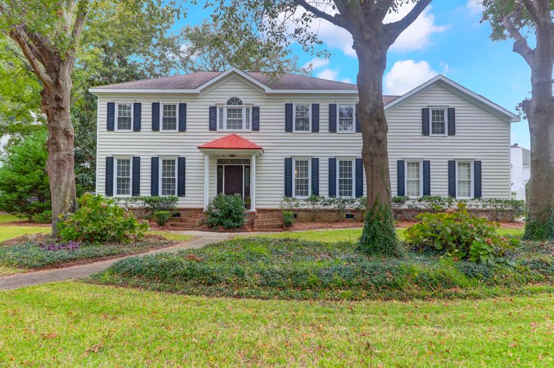 630 Leisure Ln, Mount Pleasant, SC 29464