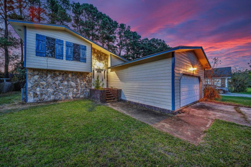 253 Foxborough Rd, Goose Creek, SC 29445
