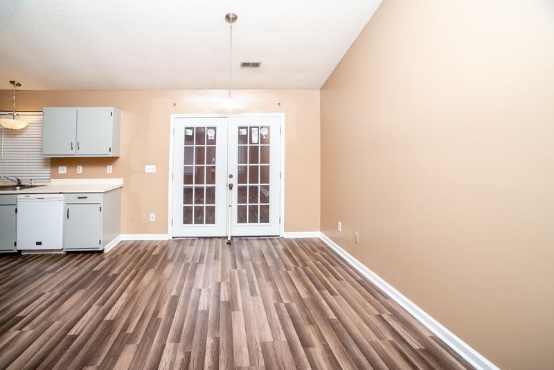 301 Regent St, Summerville, SC 29483