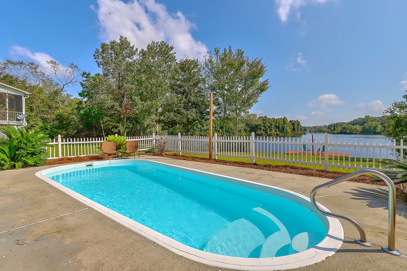 106 N Norfolk Way, Goose Creek, SC 29445