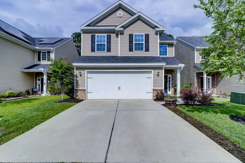 136 Longford Dr, Summerville, SC 29483