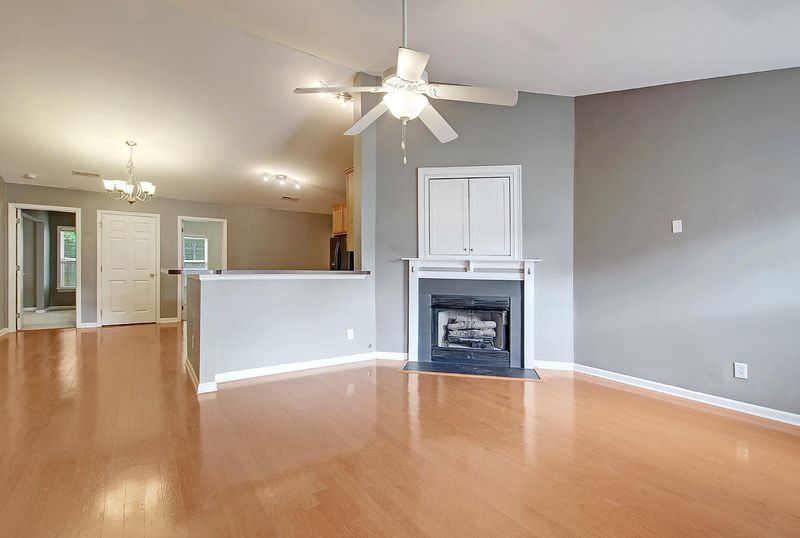 8970 Buck Run Ct, North Charleston, SC 29406